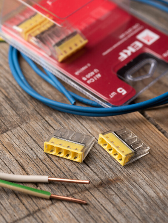 Клемма СМК 2273-244 (с пастой) 4 отверстия 0,5-2.5 мм2 блистер (5шт.) EKF PROxima